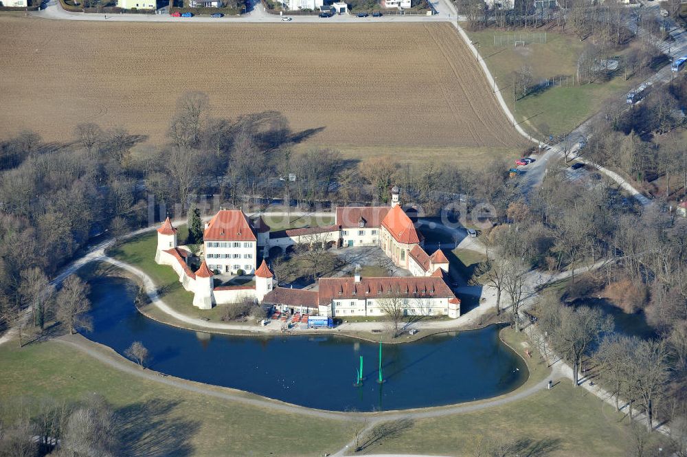 Luftaufnahme München-Obermenzing - Das ehemalige Jagdschloss Blutenburg in München-Obermenzing