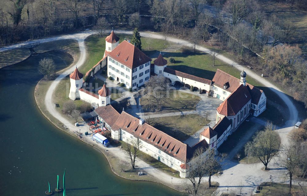 Luftbild München-Obermenzing - Das ehemalige Jagdschloss Blutenburg in München-Obermenzing