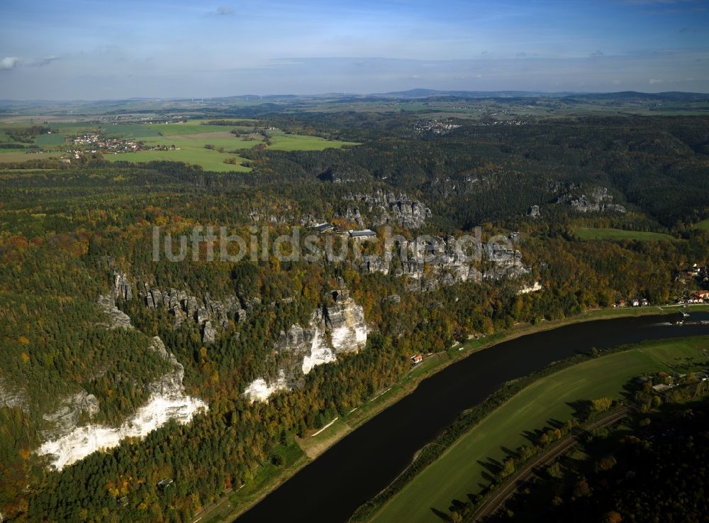 Stadt Wehlen von oben - Das Elbsandsteingebirge im Bundesland Sachsen