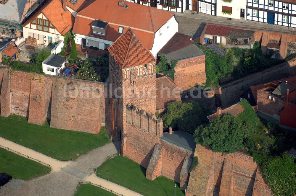 Tangermünde von oben - Das Elbtor wurde im 15