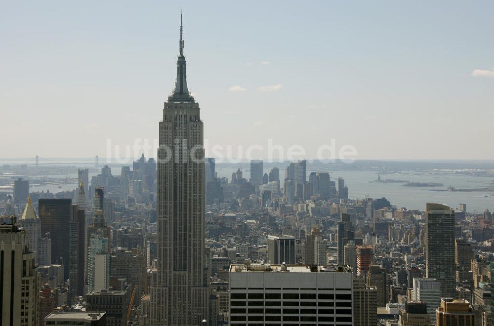 Luftbild New York - Das Empire State Building im New Yorker Stadtteil Manhattan