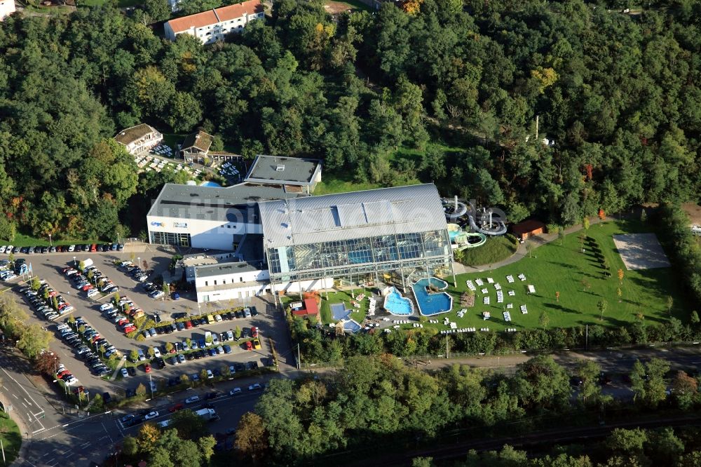 Saarbrücken von oben - Das Erlebnisbad Calypso im Deutschmühlental in Saarbrücken im Bundesland Saarland