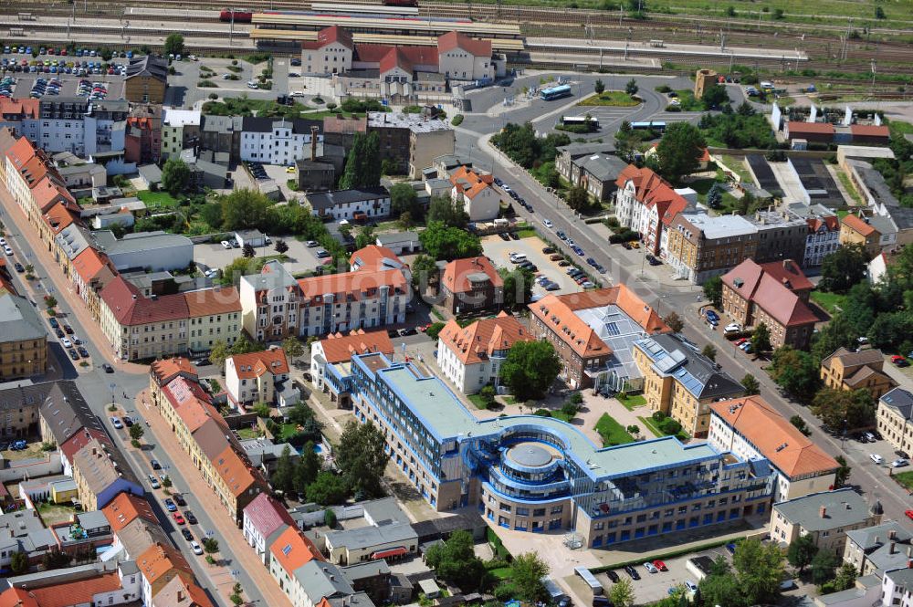 Bitterfeld von oben - Das Finanzamt der Stadt Bitterfeld-Wolfen in Sachsen-Anhalt