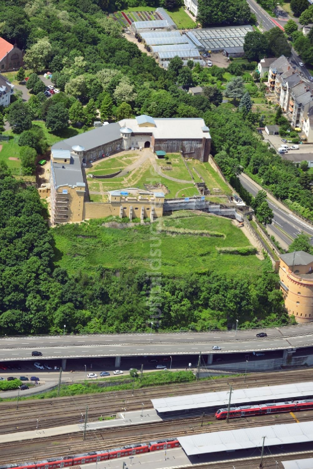 Luftaufnahme Koblenz - Das Fort Großfürst Konstantin im Stadtteil Karthause in Koblenz im Bundesland Rheinland-Pfalz