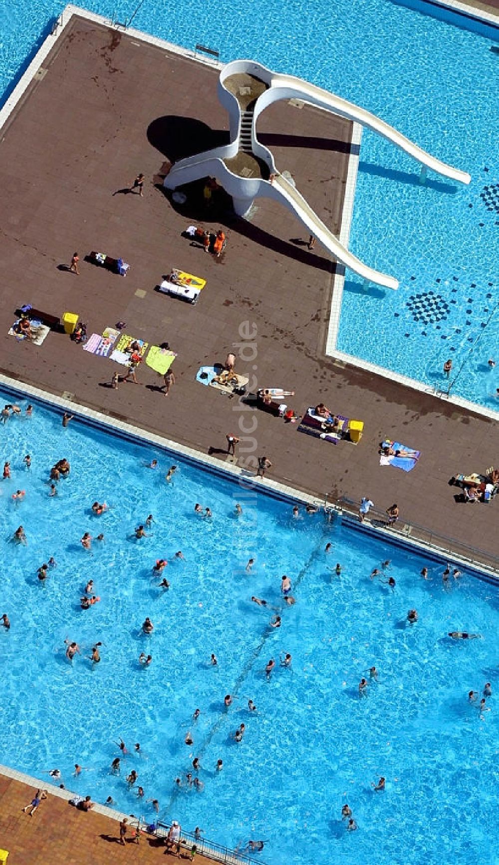 Essen aus der Vogelperspektive: Das Freibad Grugabad in Essen