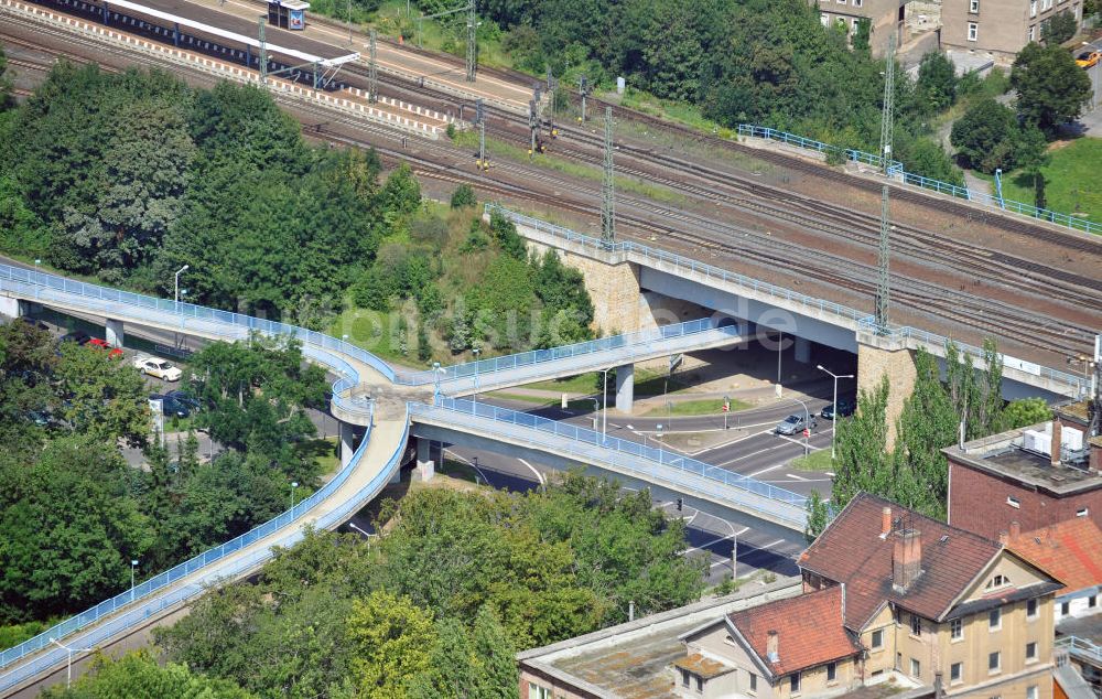 Luftaufnahme Gotha - Das Fußgängerviadukt in Gotha über der Ohrdrufer Straße und der Südstraße