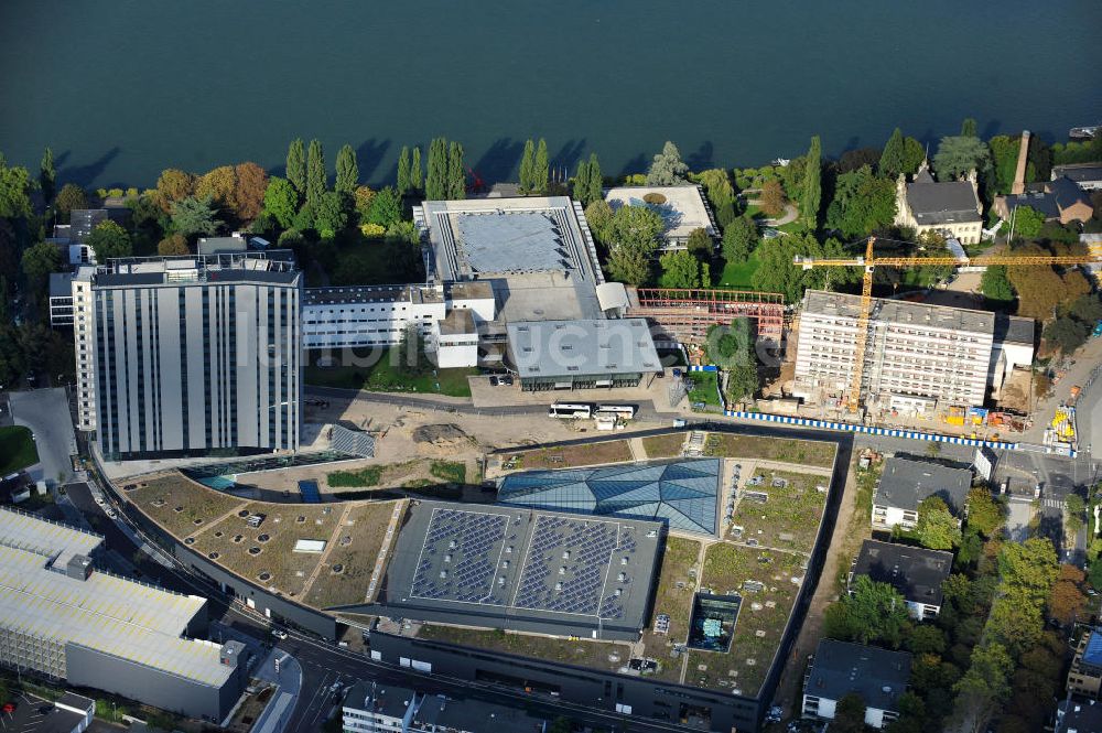 Bonn von oben - Das Gelände des Bundeshauses mit dem Erweiterungsbau des World Conference Center Bonn