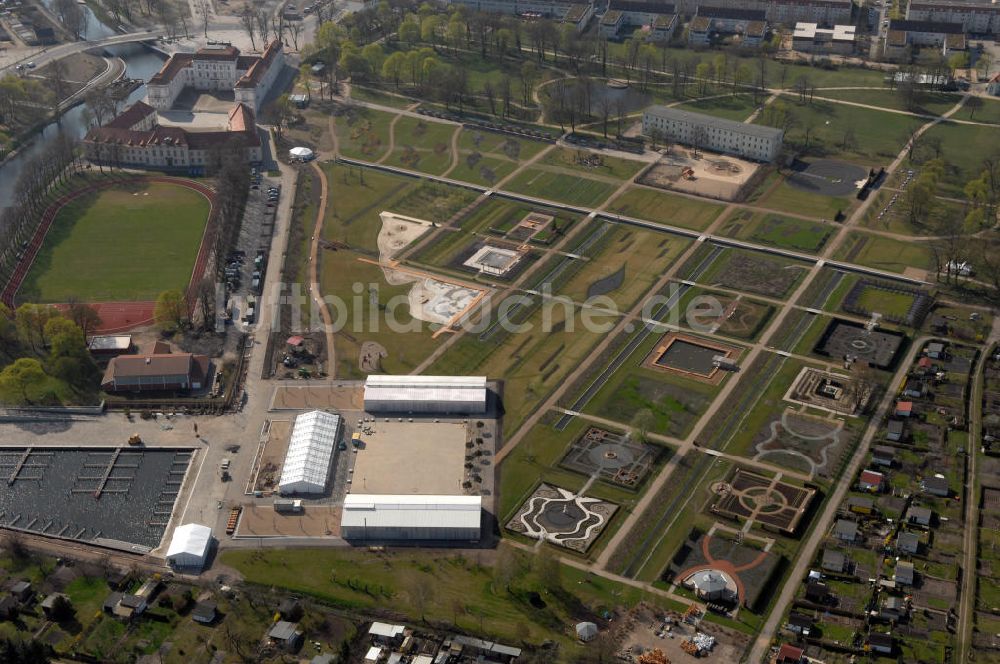 Luftaufnahme ORANIENBURG - Das Gelände der Landesgartenschau und das Schloss Oranienburg