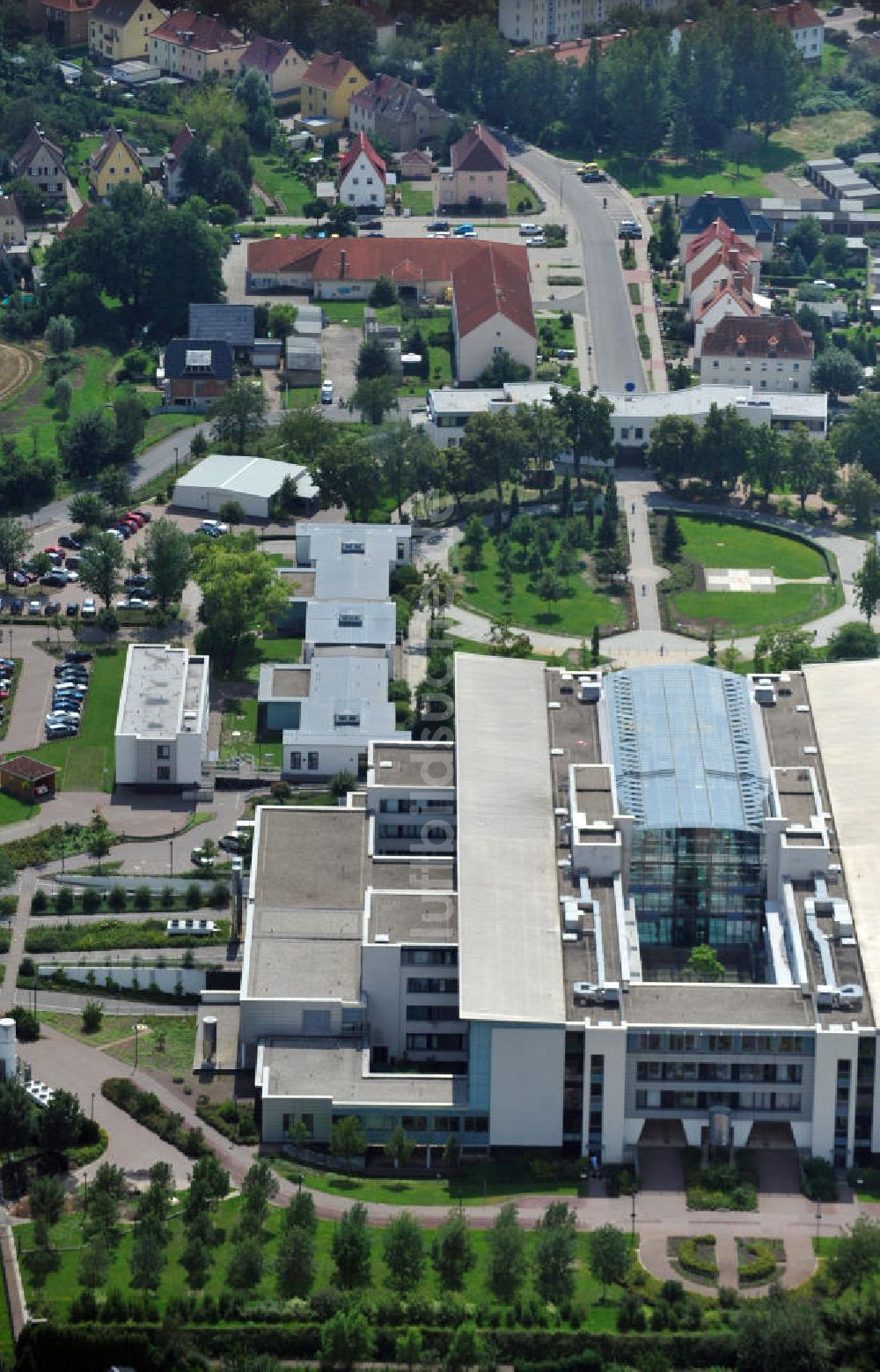 Bitterfeld von oben - Das Gesundheitszentrum Bitterfeld-Wolfen in Sachsen-Anhalt