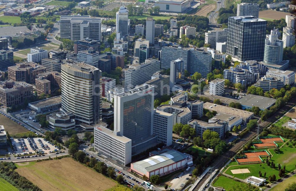 Luftaufnahme Eschborn - Das Gewerbegebiet Süd in Eschborn mit den Sitzen von Vodaphone, Samsung, der Deutschen Bank, der Telekom und dem Zweitsitz der Deutschen Börse