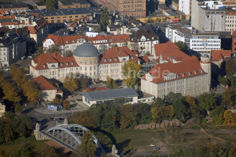 Magdeburg von oben - das Hegel- Gymnasium mit Wohn- und Geschäftshäuser