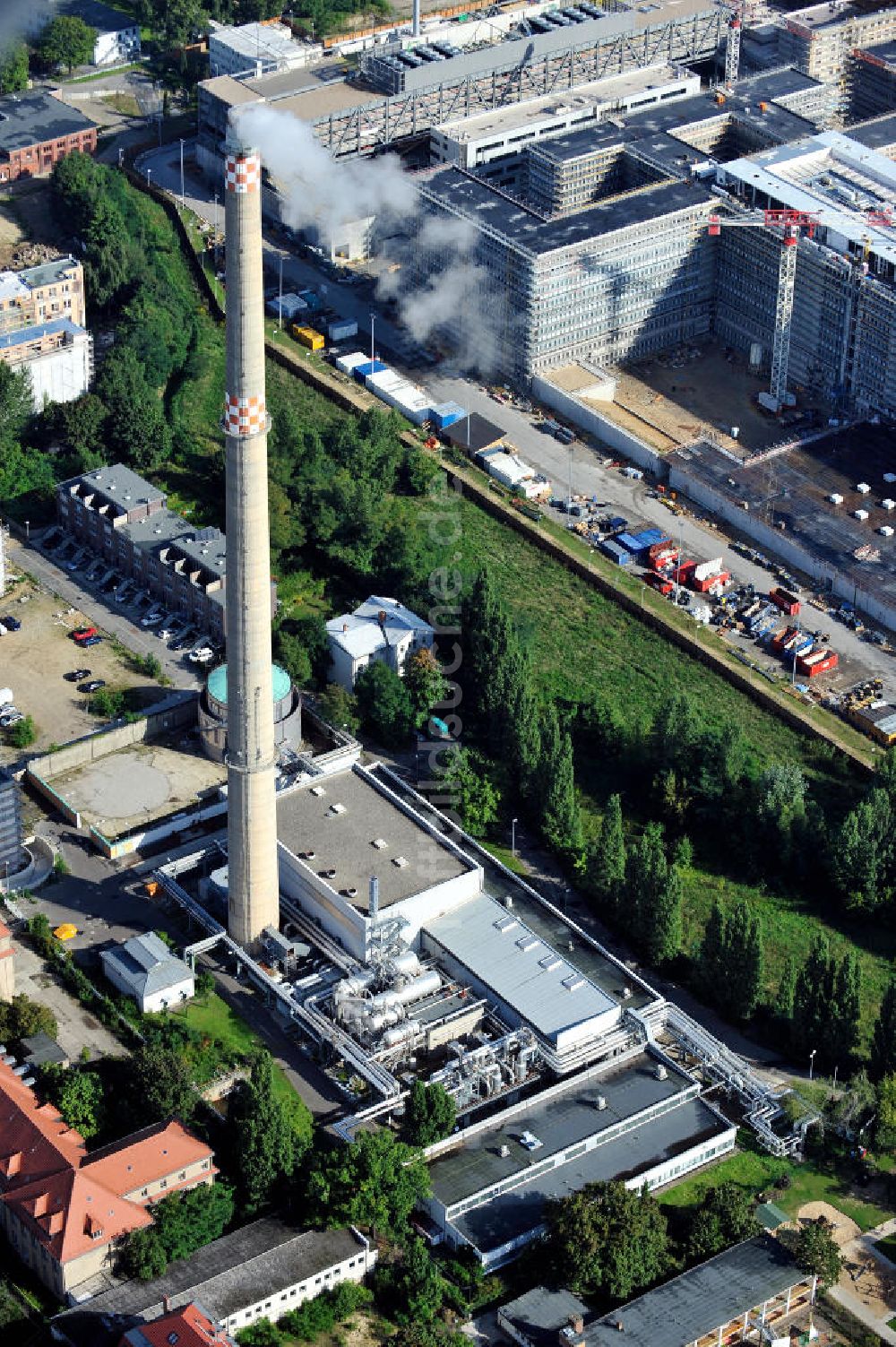 Berlin Mitte aus der Vogelperspektive: Das Heizkraftwerk an der Habersaathstraße in Berlin-Mitte