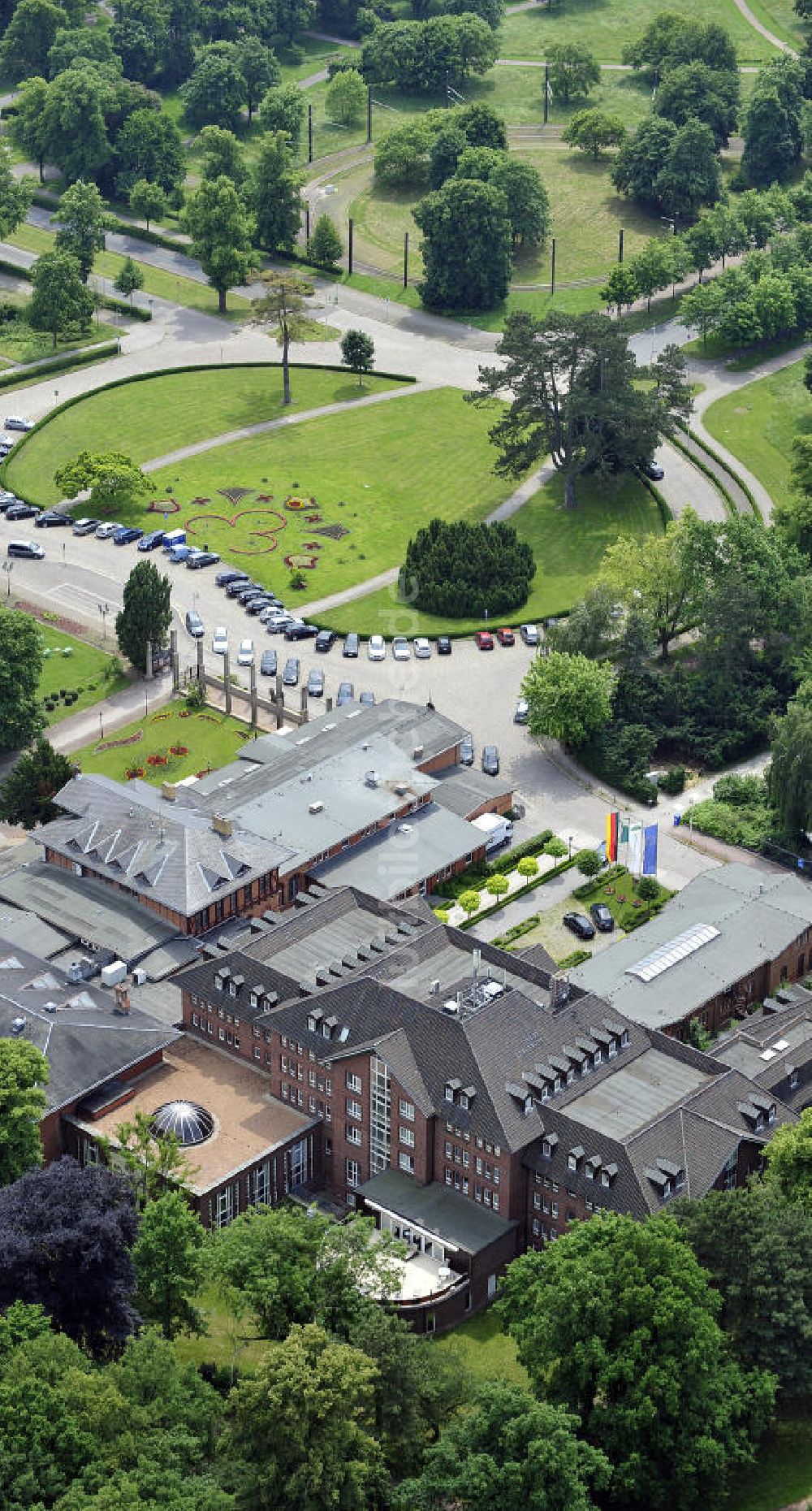 Luftaufnahme Magdeburg - Das Herrenkrug Parkhotel an der Elbe in Magdeburg