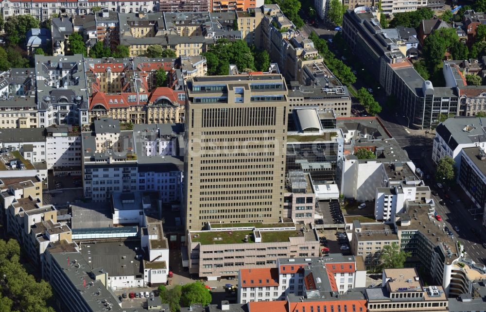 Luftaufnahme Berlin - Das Hochhaus des Ku Damm Karrees im Berliner Stadtteil Charlottenburg