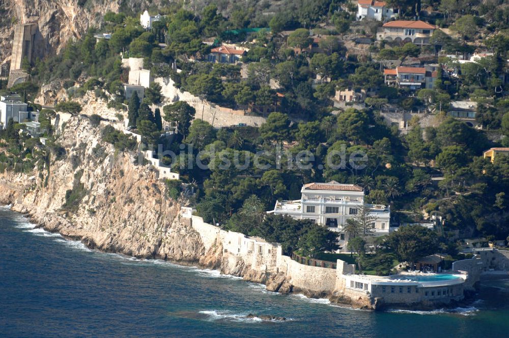 Èze aus der Vogelperspektive: Das Hotel Le Cap Estel an der Avenue Raymond Poincaré im Stadtteil Èze-Bord-de-mer in Èze