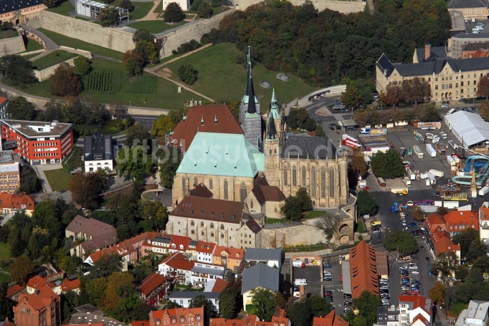 Erfurt aus der Vogelperspektive: Das Kirchenensemble von Mariendom und Severikirche in Erfurt