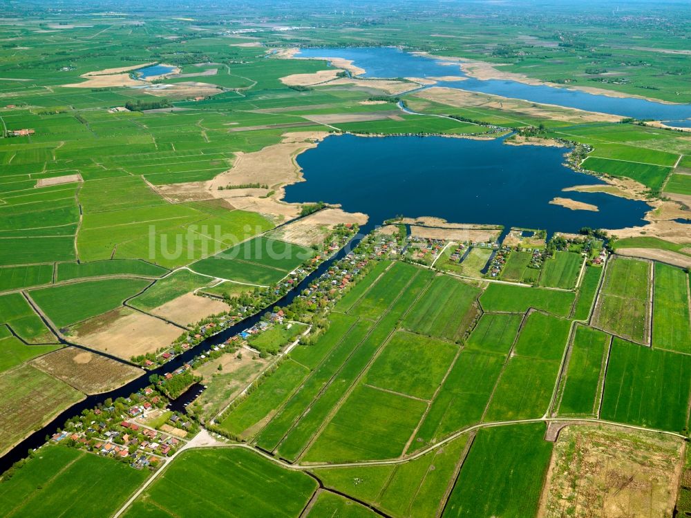 Hinte aus der Vogelperspektive: Das Kleine Meer in Ostrfriesland in der Gemeinde Hinte im Bundesland Niedersachsen