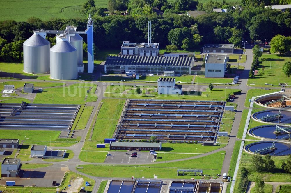 Luftbild Hoppegarten - Das Klärwerk Münchehofe im Ortsteil Münchehofe in der Gemeinde Hoppegarten im Bundesland Brandenburg