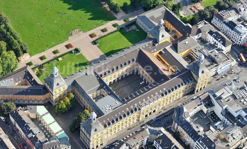 Luftaufnahme Bonn - Das Kurfürstliche Schloss Bonn am Regina-Pacis-Weg in Bonn