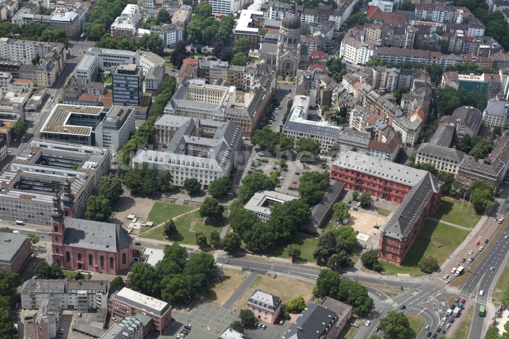 Luftaufnahme Mainz - Das Kurfürstliche Schloss in Mainz im Bundesland Rheinland-Pfalz