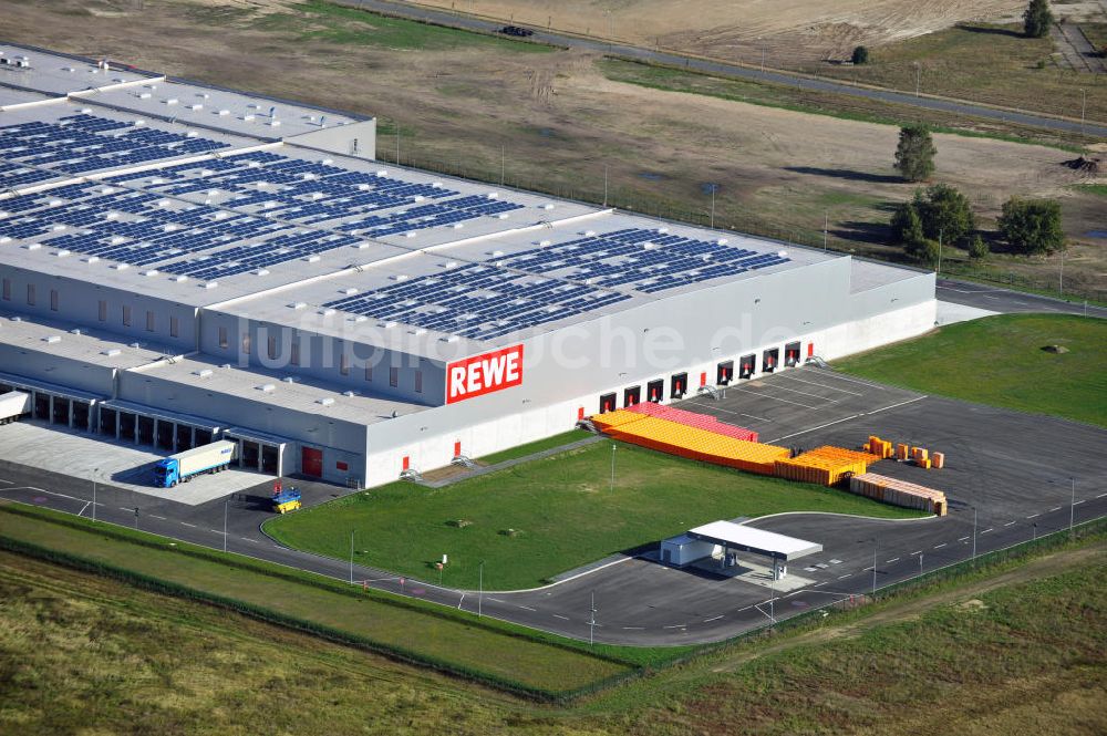 Oranienburg von oben - Das Lager der REWE Group in Oranienburg in Brandenburg