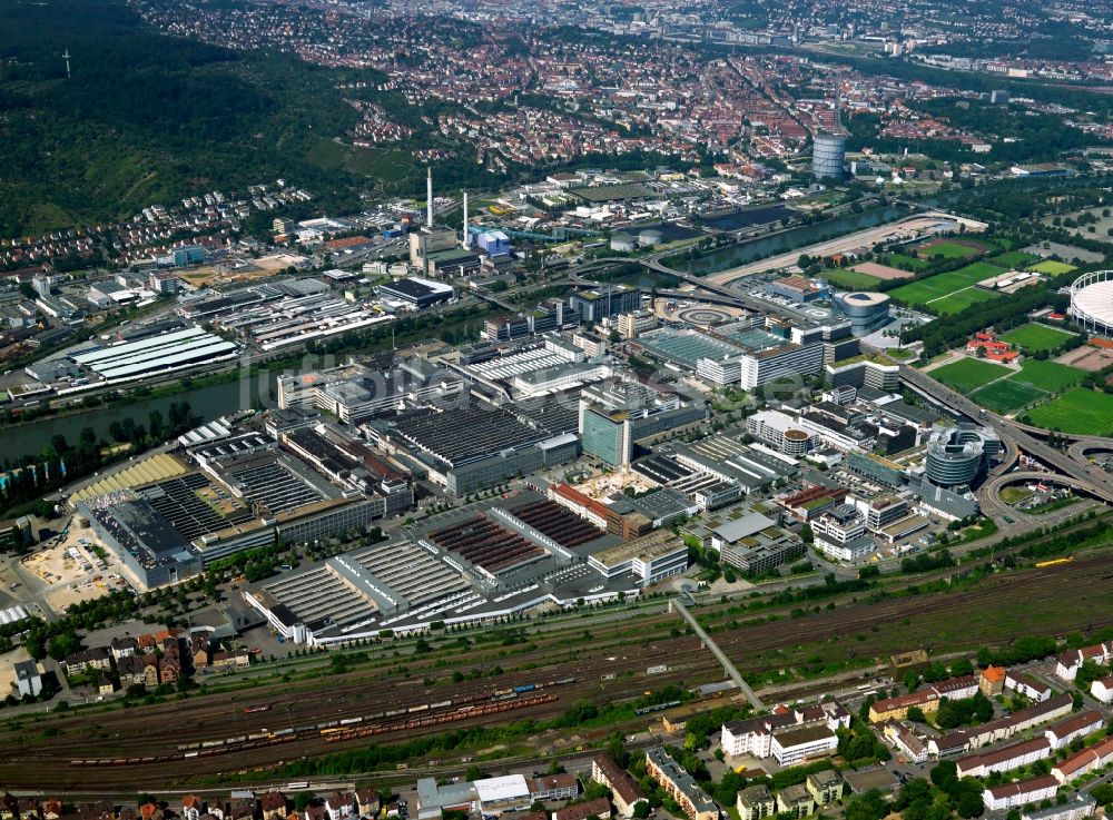 Luftaufnahme Stuttgart - Das Mercedes Benz Werksgelände der Daimler Chrysler AG in Stuttgart im Bundesland Baden-Württemberg