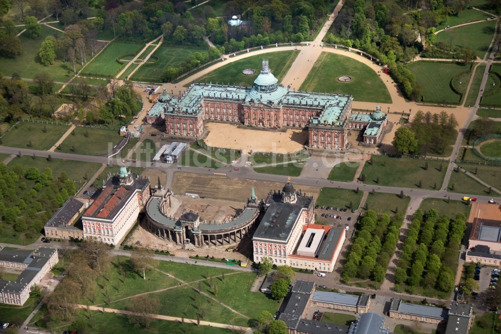 Luftbild Potsdam - Das Neue Palais und die Communs on Potsdam im Bundesland Brandenburg