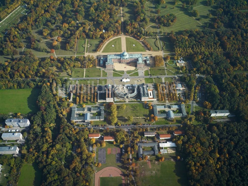 Potsdam aus der Vogelperspektive: Das Neue Palais und die Communs on Potsdam im Bundesland Brandenburg