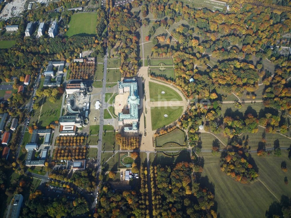 Potsdam aus der Vogelperspektive: Das Neue Palais und die Communs on Potsdam im Bundesland Brandenburg