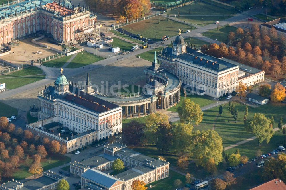 Luftbild Potsdam - Das Neue Palais und die Communs on Potsdam im Bundesland Brandenburg