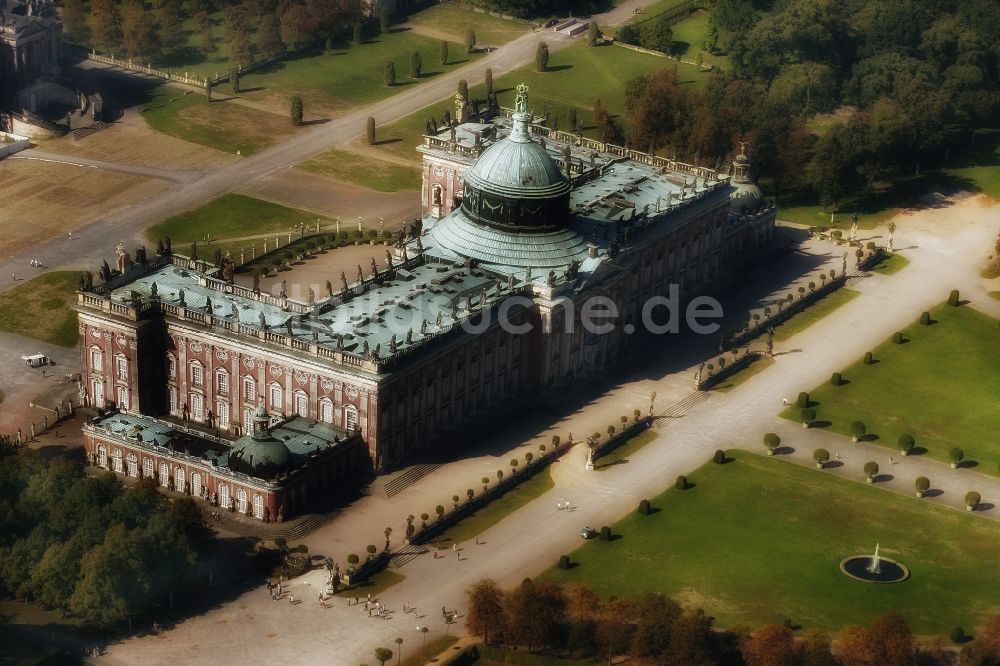 Luftaufnahme Potsdam - Das Neue Palais und die Communs on Potsdam im Bundesland Brandenburg