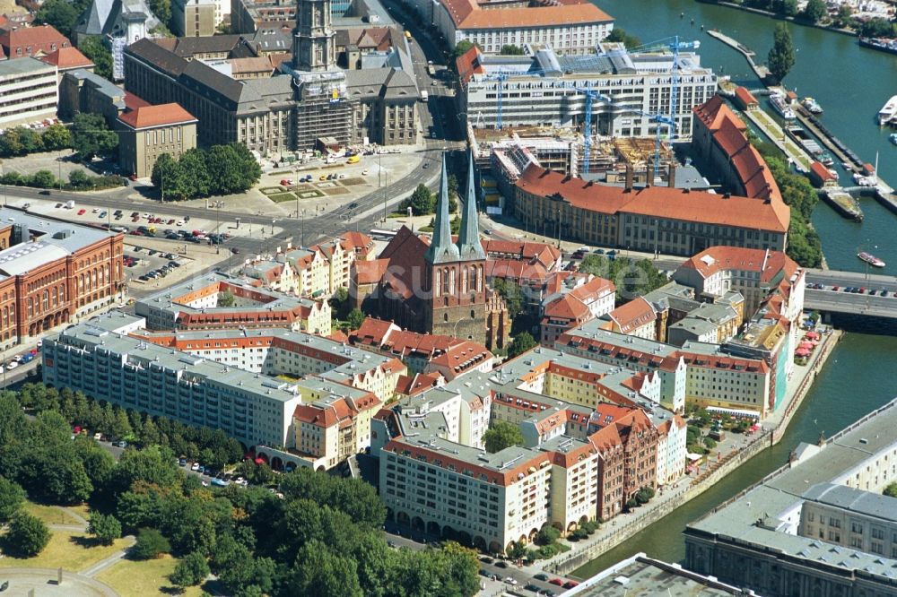 Berlin aus der Vogelperspektive: Das Nikolaiviertel in Berlin-Mitte