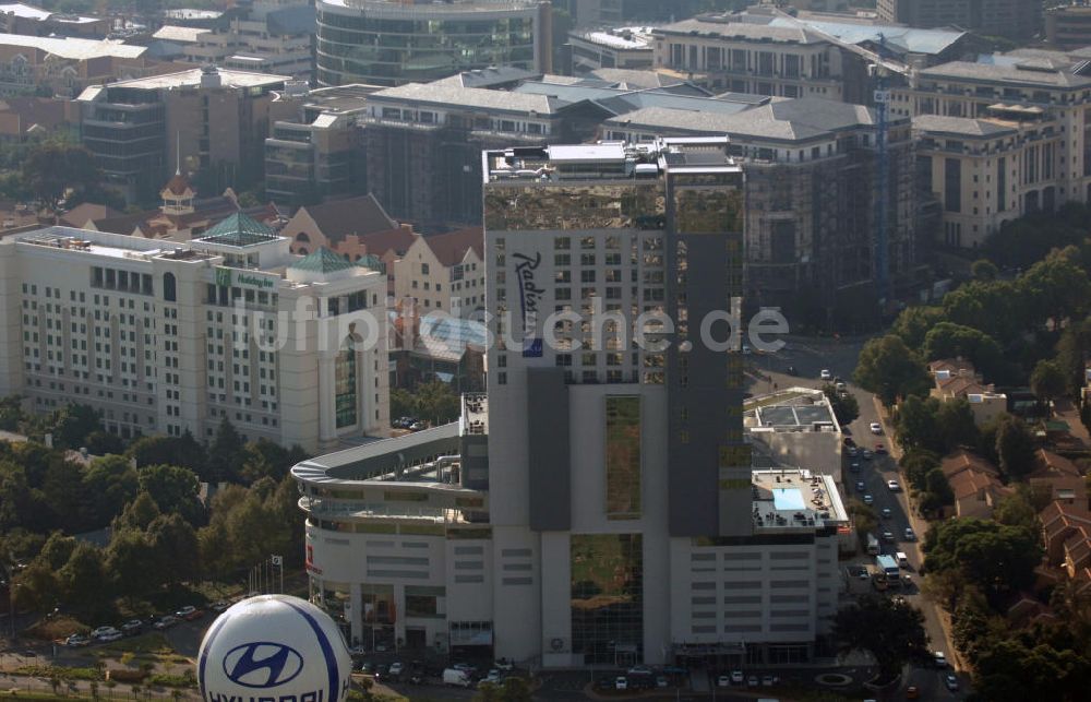 Luftbild JOHANNESBURG - Das Radisson Blu Hotel und das Holiday Inn in Johannesburg