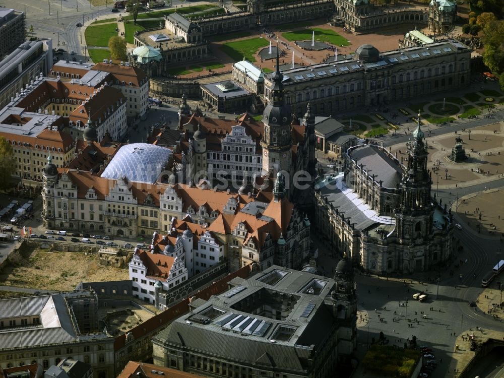 Luftaufnahme Dresden - Das Residenzschloss Dresden im Bundesland Sachsen