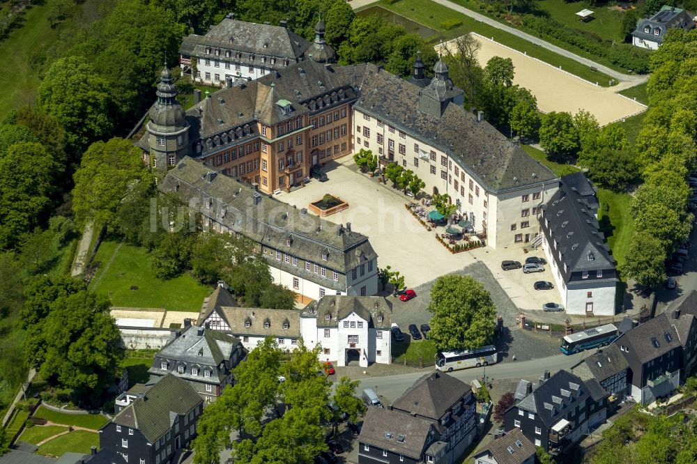 Luftbild Bad Berleburg - Das Schloss Berleburg in Bad Berleburg im Kreis Siegen-Wittgenstein im Bundesland Nordrhein-Westfalen