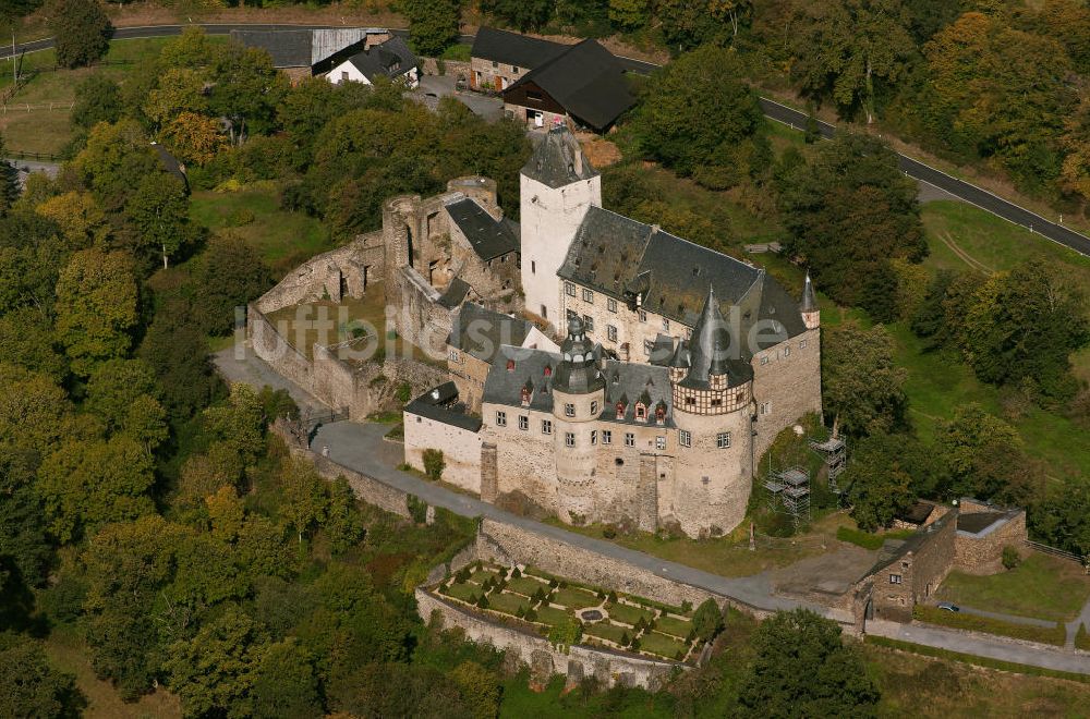 Luftbild Mayen - Das Schloss Bürresheim bei Mayen in Rheinland-Pfalz