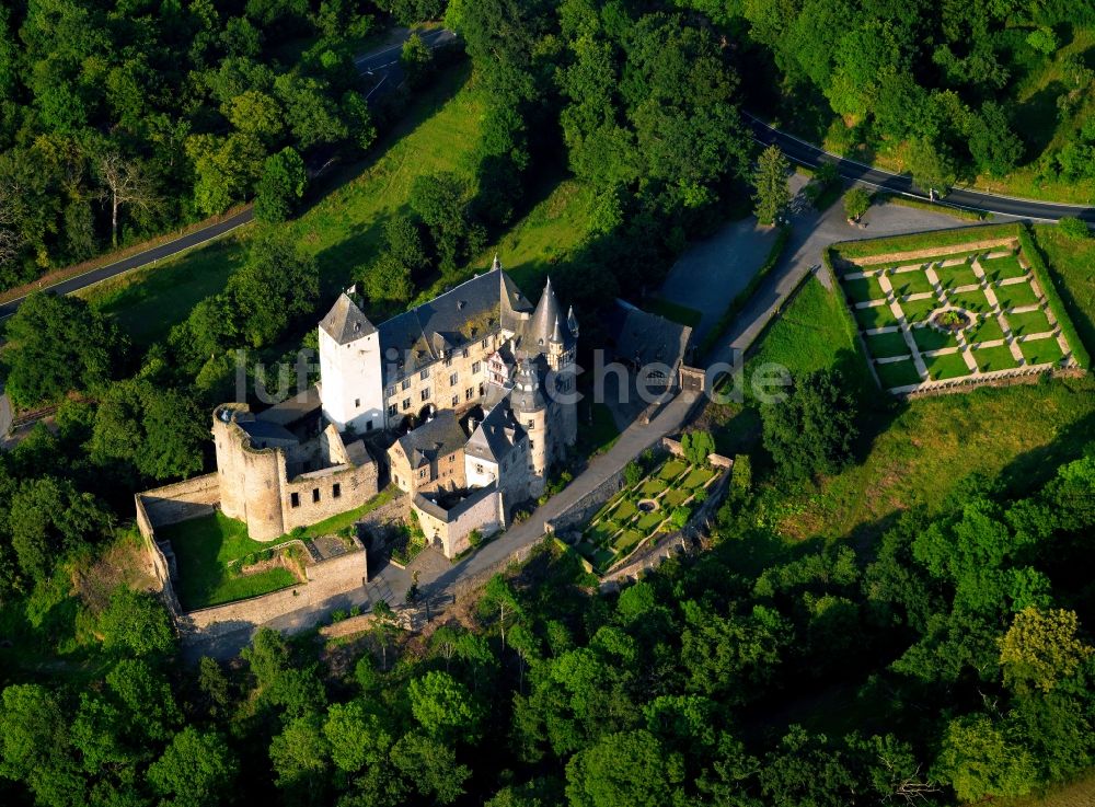 Luftbild Sankt Johann - Das Schloss Bürresheim bei Sankt Johann im Bundesland Rheinland-Pfalz