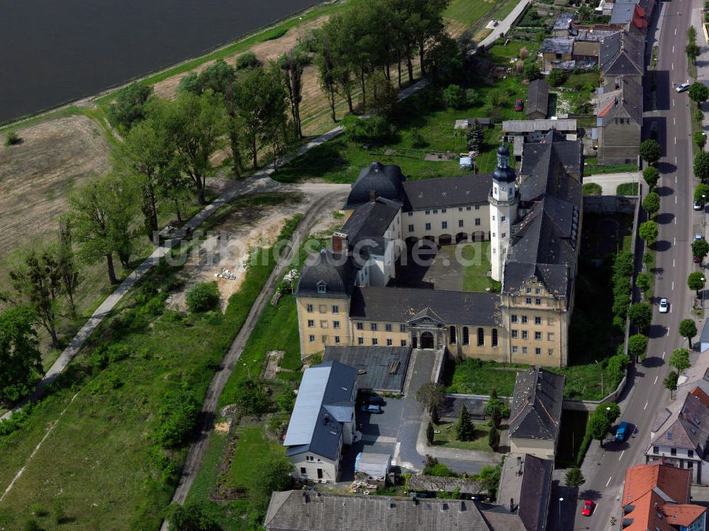 Luftaufnahme Coswig - Das Schloss Coswig an der Elbe im Kreis Wittenberg in Sachsen-Anhalt