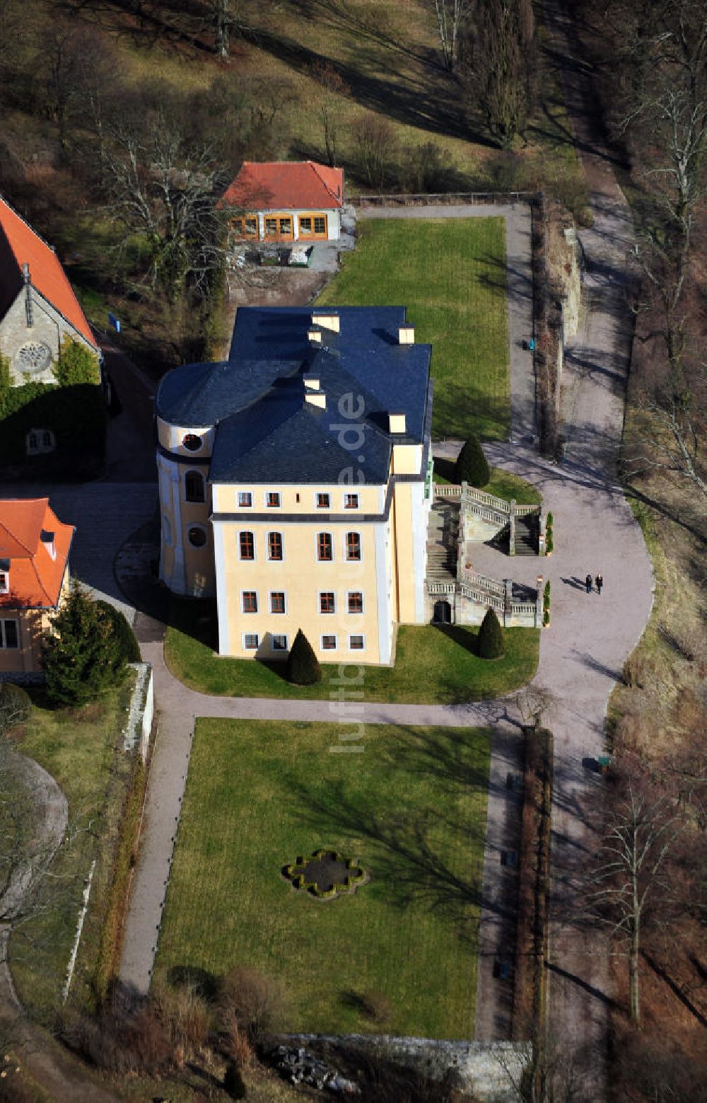 Ettersburg aus der Vogelperspektive: Das Schloss Ettersburg auf dem Ettersberg in Thüringen