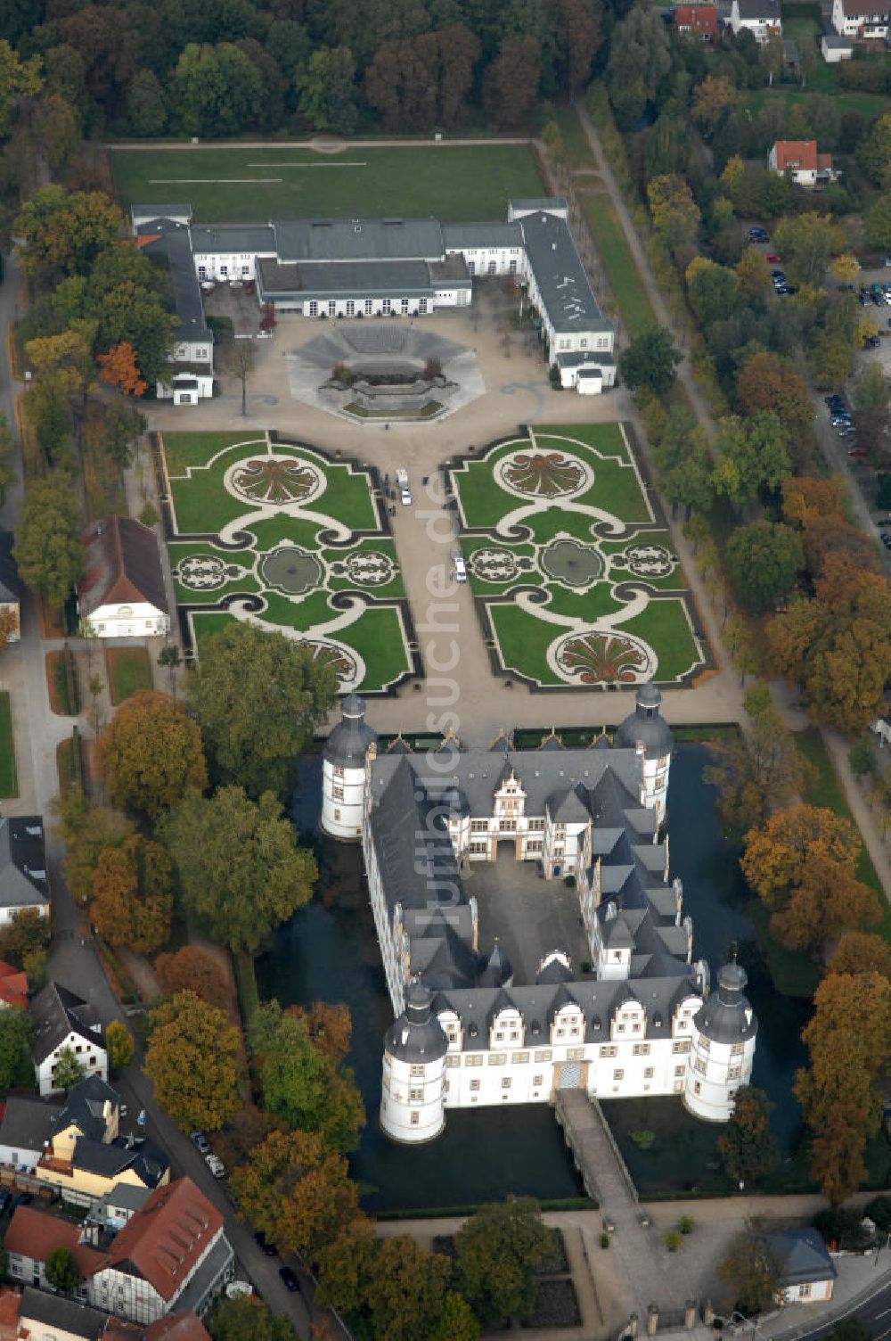 Padaborn von oben - Das Schloss Neuhaus bei Paderborn