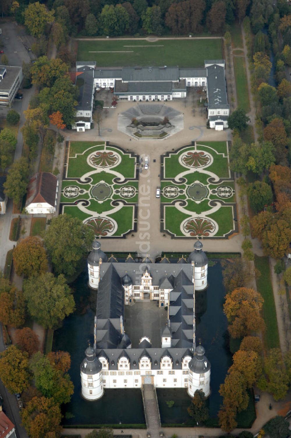 Luftbild Padaborn - Das Schloss Neuhaus bei Paderborn