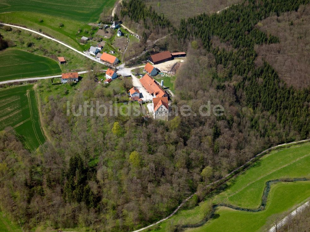 Blaustein von oben - Das Schloss Oberherrlingen im Kleinen Lautertal in der Gemeinde Blaustein in Baden-Württemberg