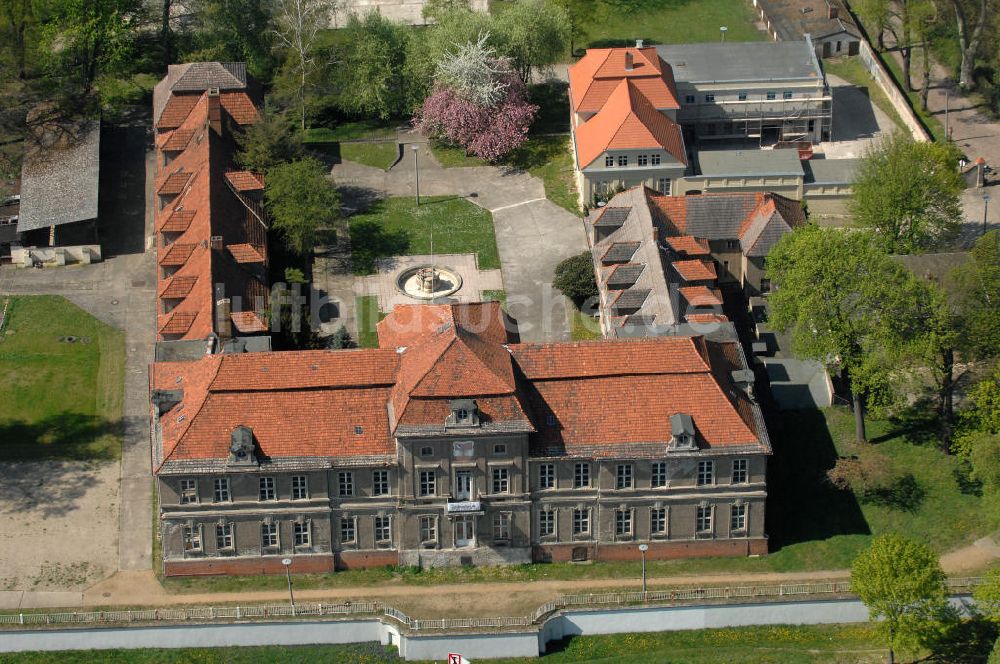 Luftaufnahme Brandenburg an der Havel - Das Schloss Plaue in Brandenburg an der Havel