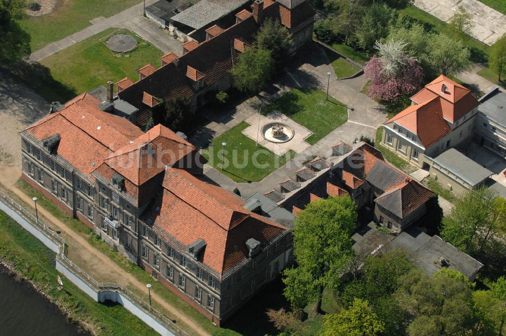 Brandenburg an der Havel aus der Vogelperspektive: Das Schloss Plaue in Brandenburg an der Havel