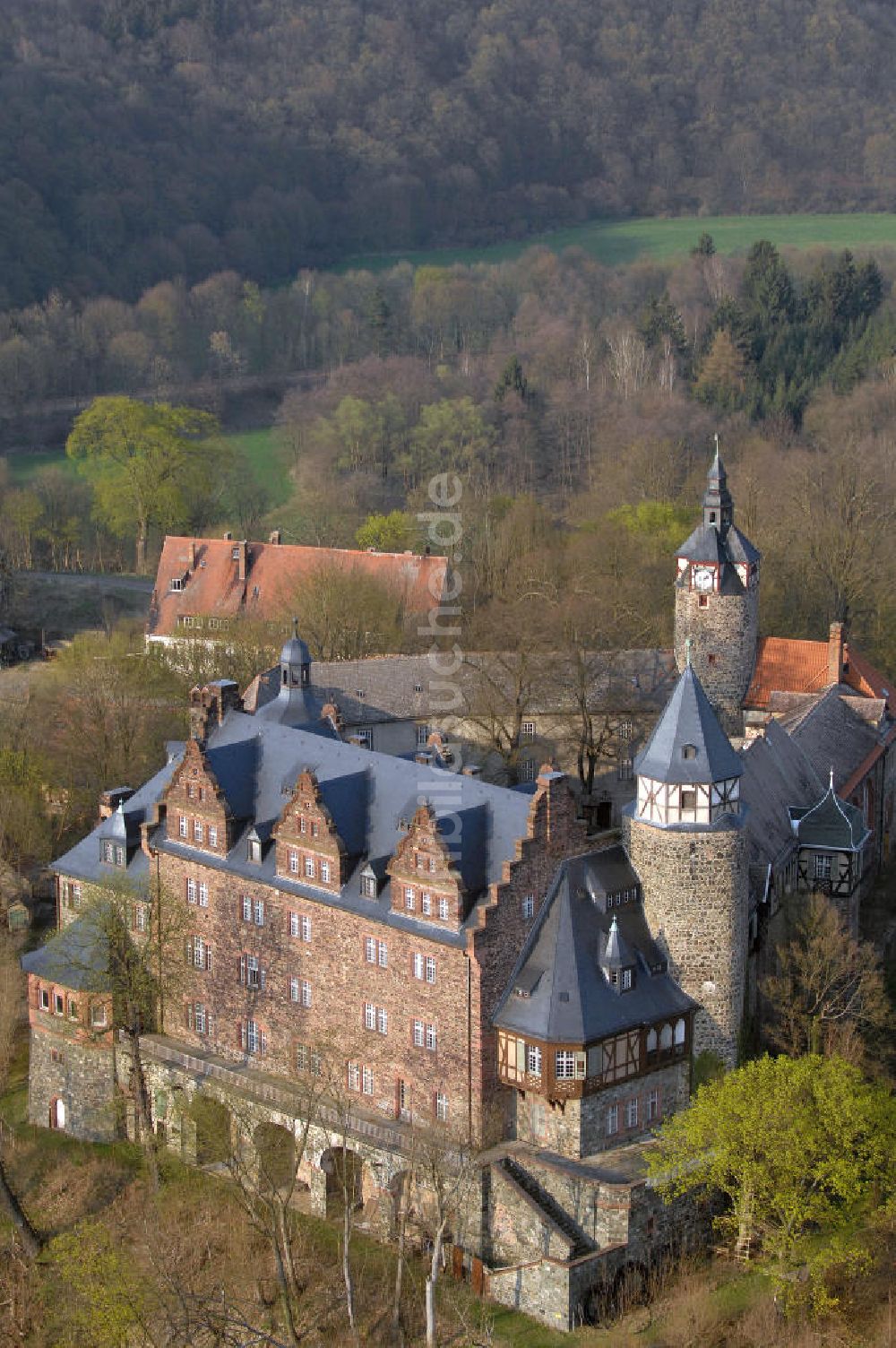 Luftaufnahme MANSFELD - Das Schloss Rammelburg im Ortsteil Rammelburg von Mansfeld