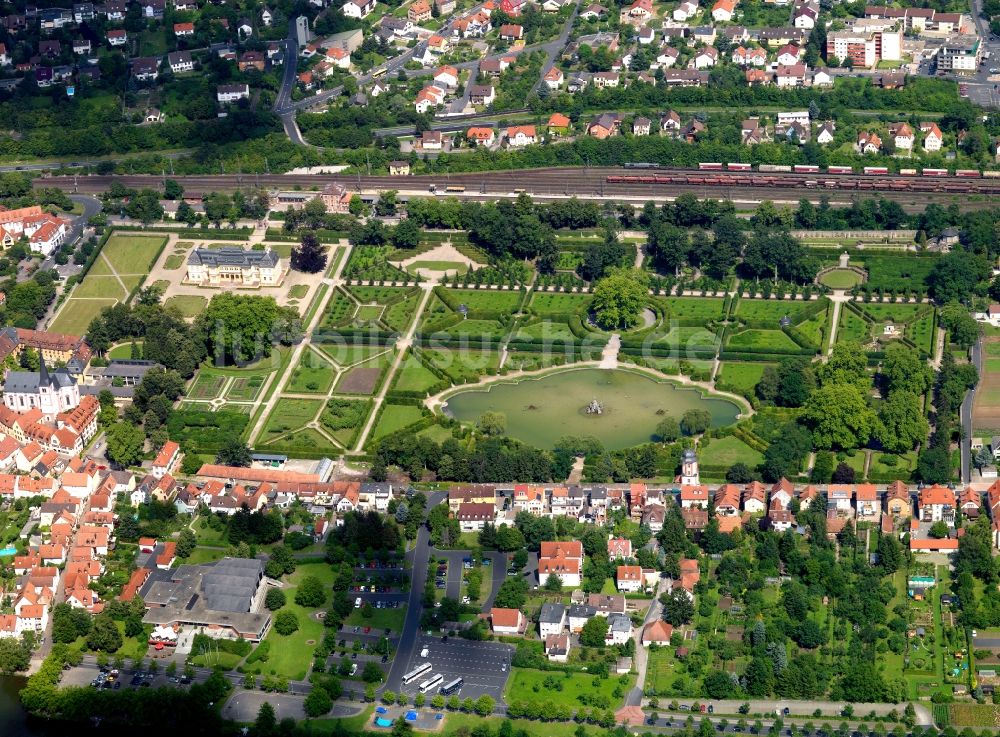 Veitshöchheim von oben - Das Schloss Veitshöchheim in Veitshöchheim im Bundesland Bayern