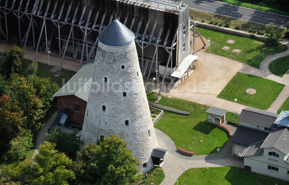 Luftaufnahme Schönebeck - Das Schönebeck-Salzelmen Gradierwerk und der Soleturm in Sachsen-Anhalt