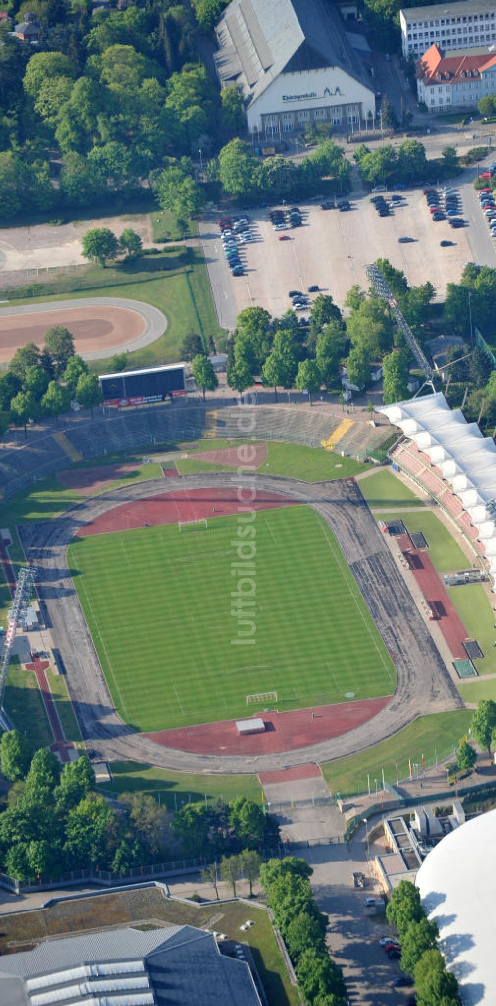 Luftbild Erfurt - Das Steigerwaldstadion in Erfurt / View of the stadium Erfurt, the play place of the FC red white Erfurt