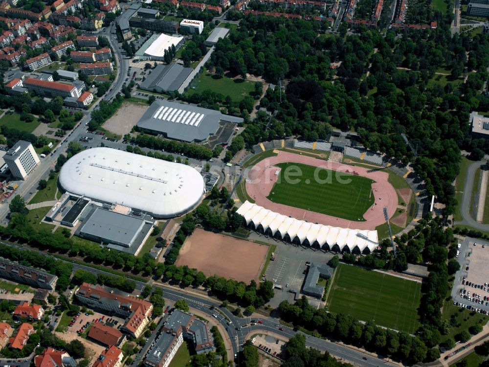 Erfurt von oben - Das Steigerwaldstadion und die Gunda-Niemann-Stirnemann-Halle im Stadtteil Löbervorstadt in Erfurt im Bundesland Thüringen