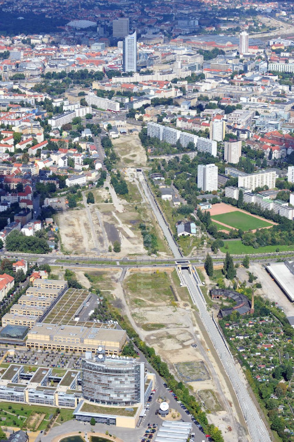 Leipzig aus der Vogelperspektive: Das Tangentenviereck Süd mit der neuen Semmelweisbrücke und der Baustelle des City-Tunnels im Süden von Leipzig